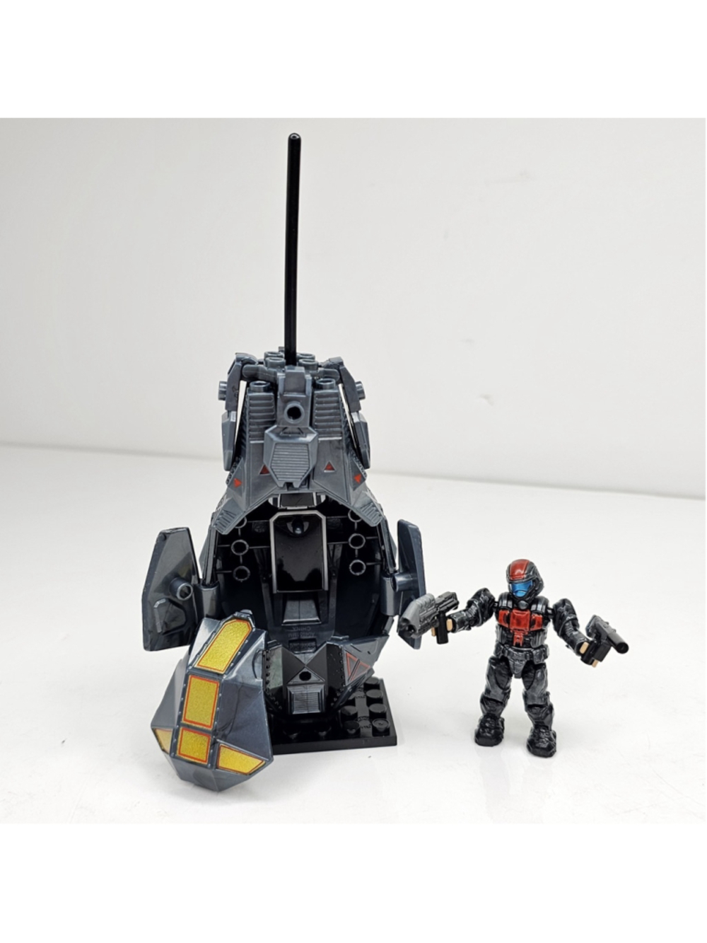 Mega Bloks Halo ODST Covert Ops Specialist 96926 Action Figure with Drop Pod